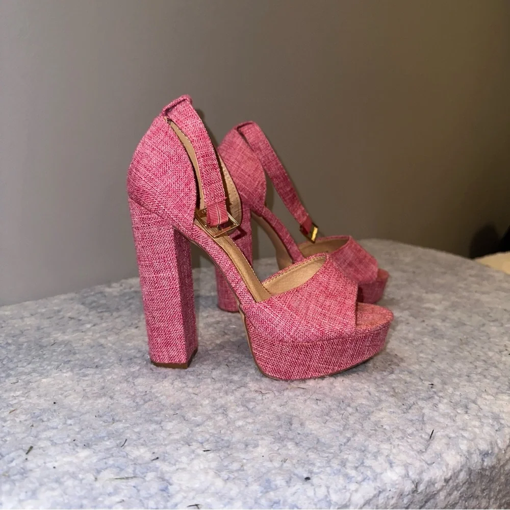 Olivia Ferguson Size 7 Pink Round Open Toe Heels with Belt Strap around ankle - Picture 5 of 7